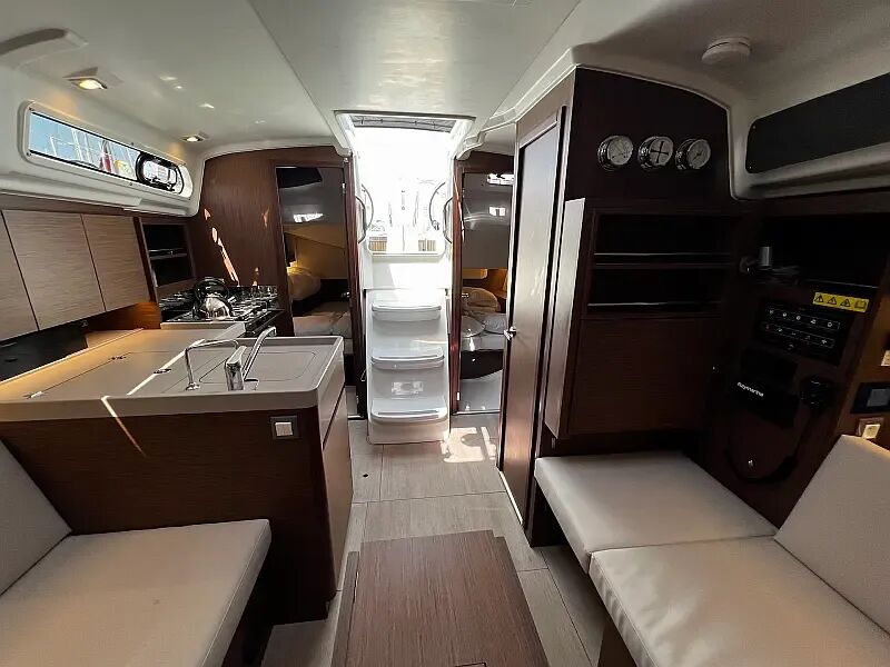 Oceanis 34.1 (ID=8382) - фото 8