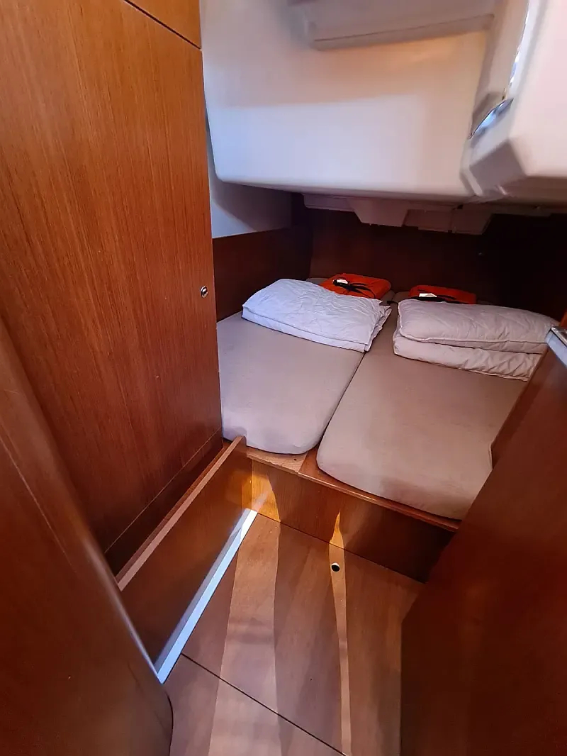 Oceanis 35.1 (ID=8598) - фото 7