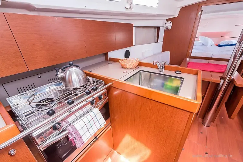 Oceanis 35.1 (ID=8599) - фото 5