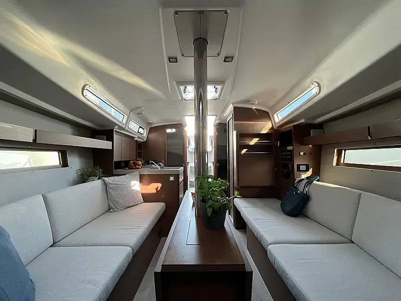 Oceanis 34.1 (ID=8600) - фото 13