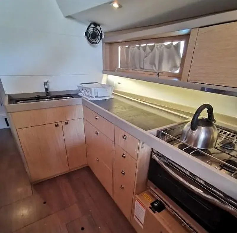 Beneteau 48 (ID=9025) - фото 21