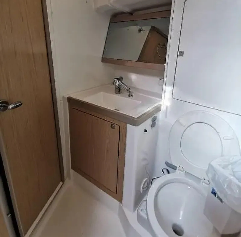 Beneteau 48 (ID=9025) - фото 22