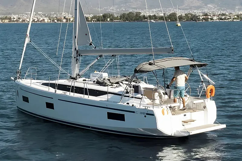 Bavaria C38 (ID=9383) - фото 4