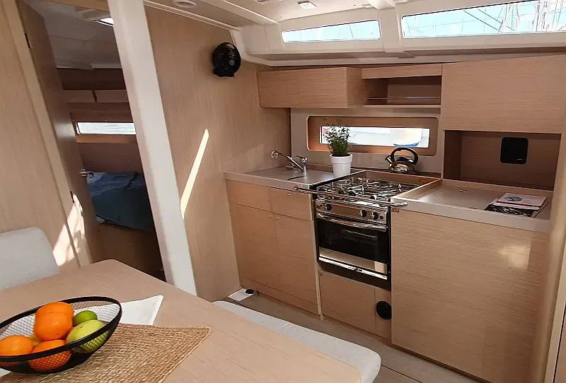 Oceanis 37.1 (ID=9418) - фото 13