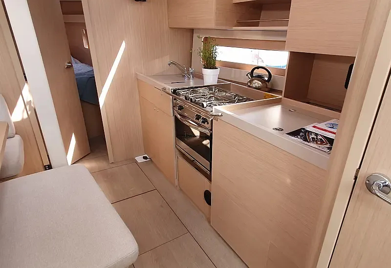 Oceanis 37.1 (ID=9418) - фото 14