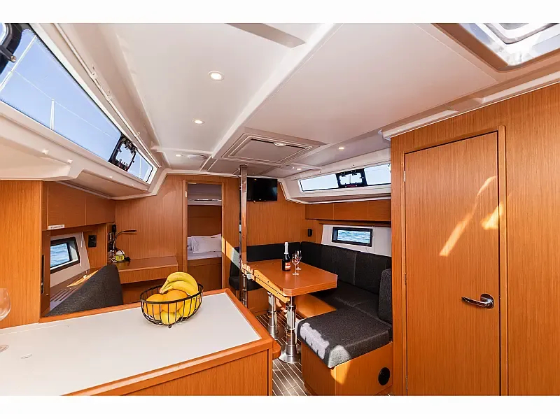 Bavaria C38 (ID=9420) - фото 3