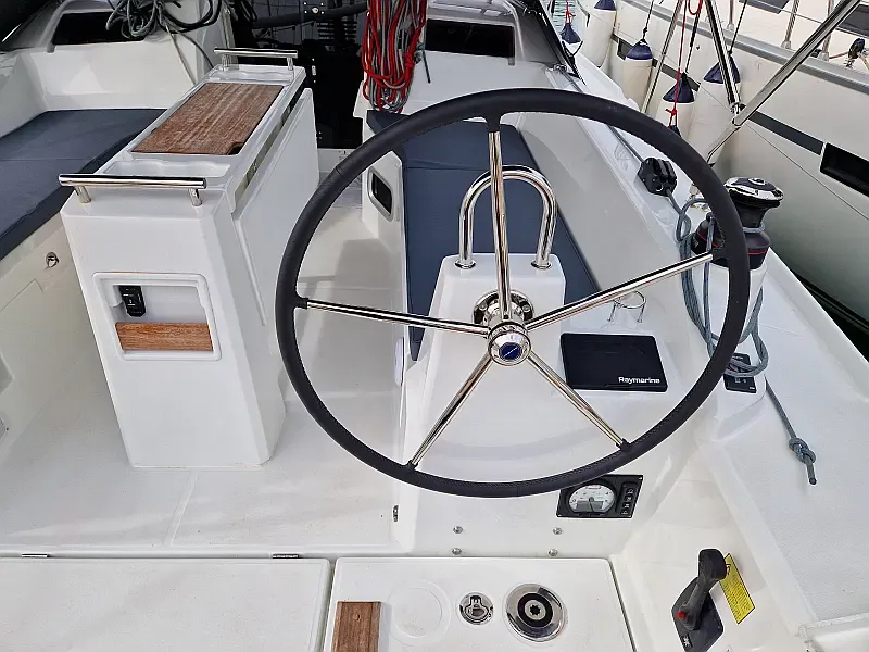 Oceanis 34.1 (ID=9424) - фото 9