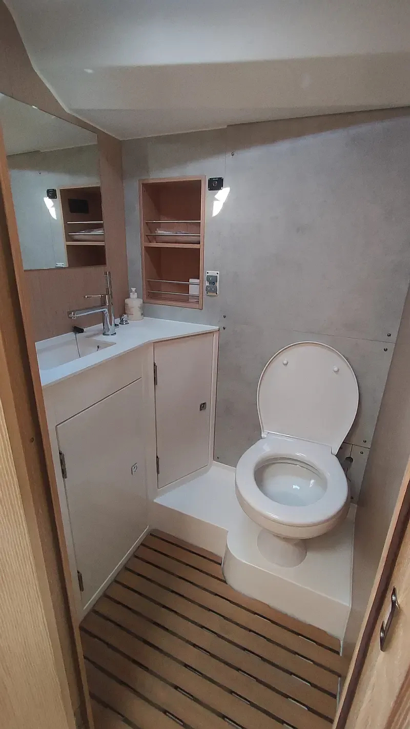 Bavaria C42 (ID=9573) - фото 9