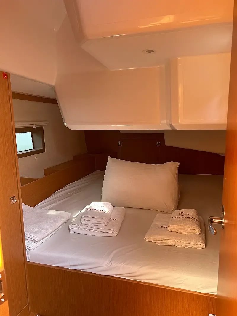 Bavaria C42 (ID=9961) - фото 12